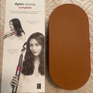 Dyson air wrap with all attachments (lightly used)